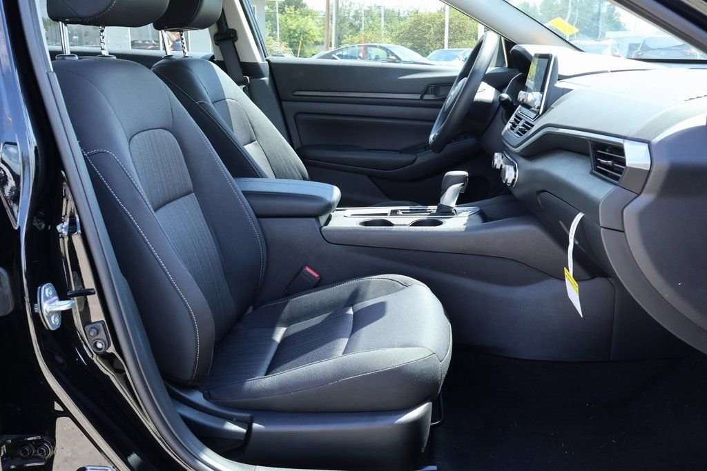 Certified 2025 Nissan Altima 2.5 S image 8