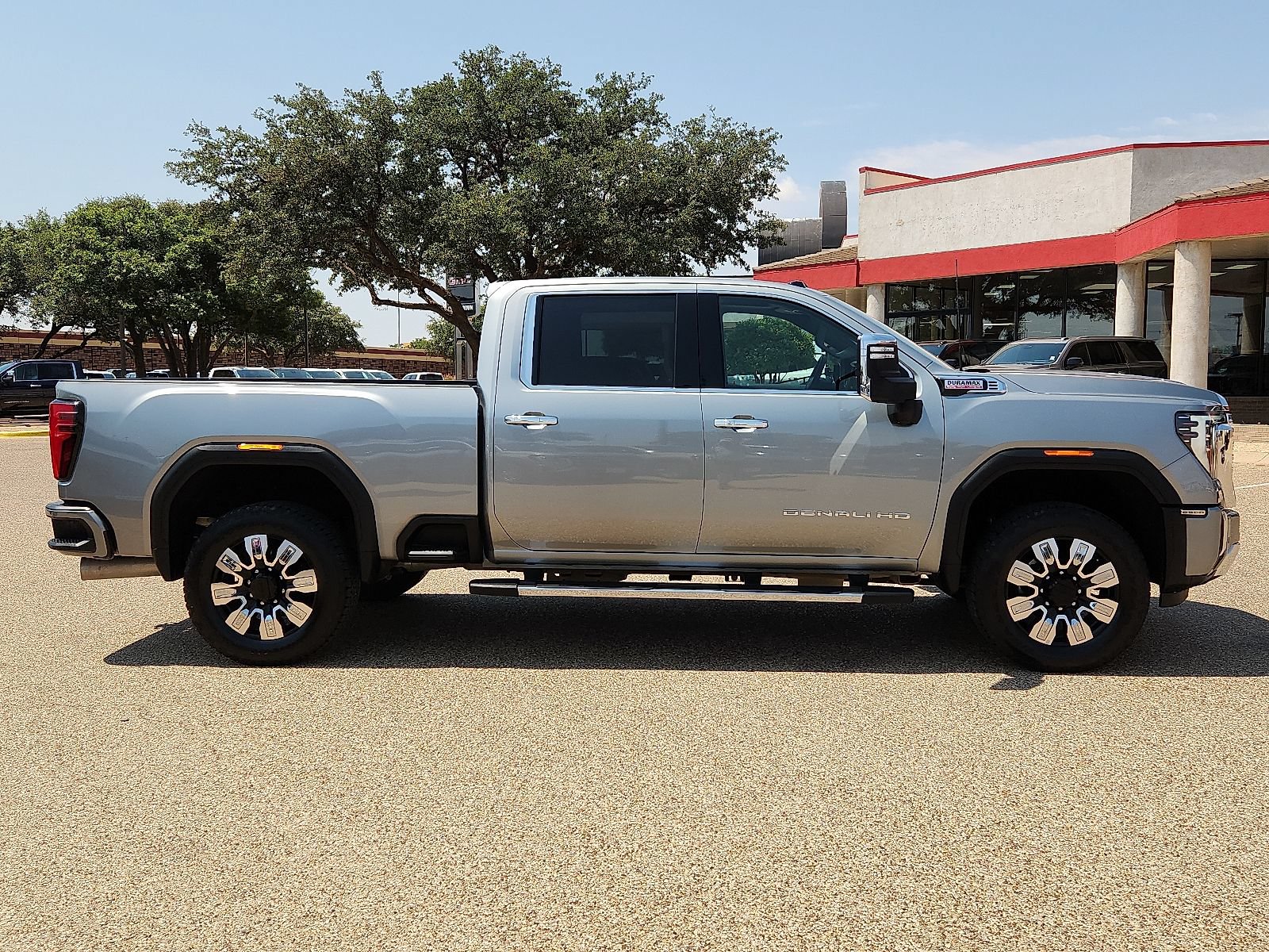 Used 2025 GMC Sierra 2500 Denali w/ Denali Reserve Package AWD/4WD image 5