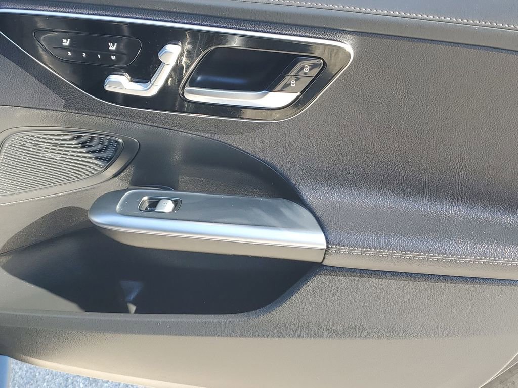 Used 2022 Mercedes-Benz C 300 Sedan w/ Pinnacle Trim Package image 46