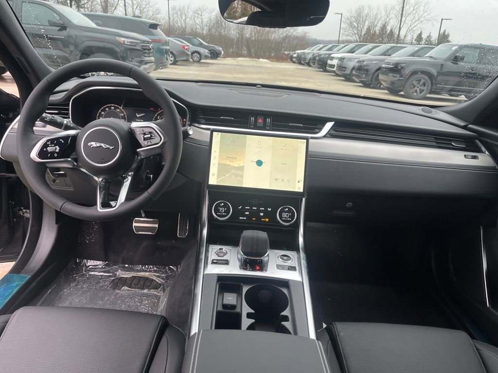 New 2024 Jaguar XF R-Dynamic SE AWD/4WD image 12