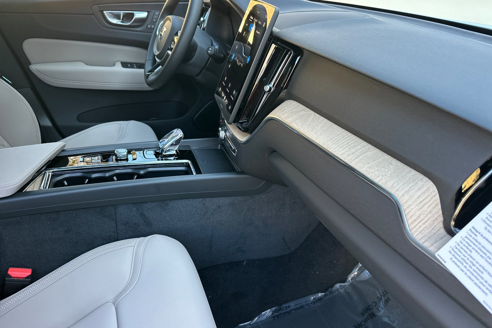 New 2026 Volvo XC60 B5 Plus w/ Climate Package image 13