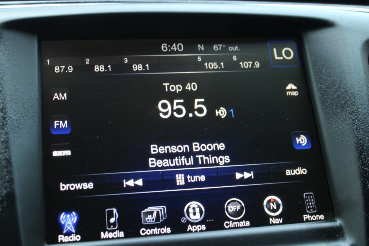 Used 2015 Chrysler 200 C w/ Navigation & Sound Group I image 29