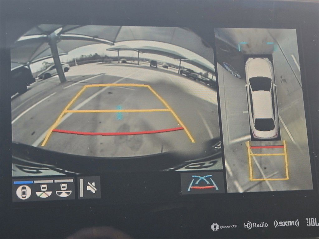 Used 2021 Toyota Avalon Limited image 19