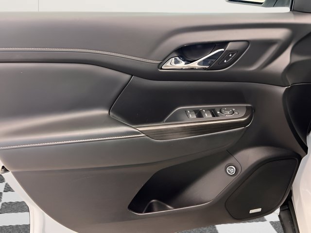 Used 2023 GMC Acadia SLT AWD/4WD image 19