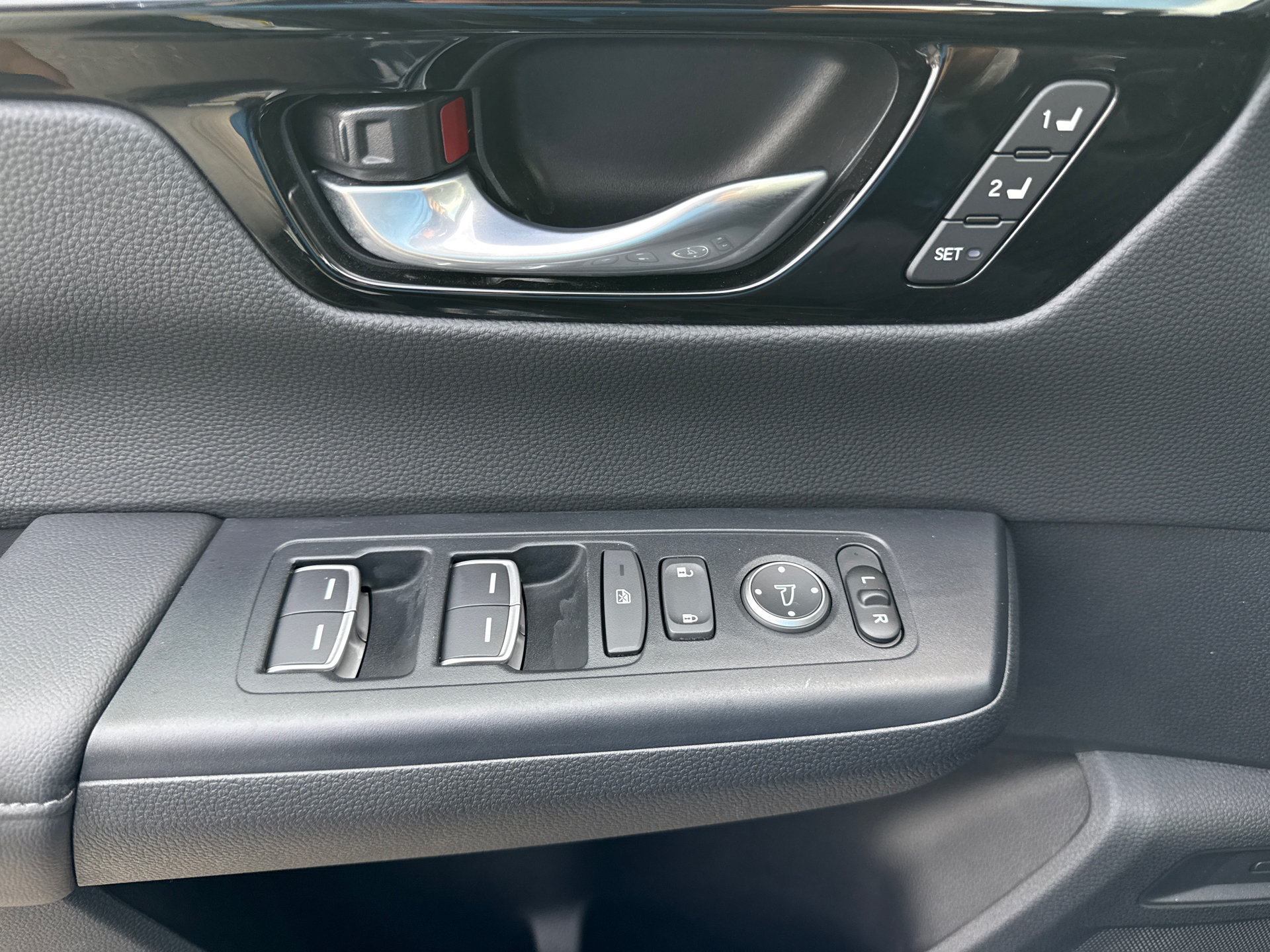 Used 2024 Honda CR-V EX-L image 25