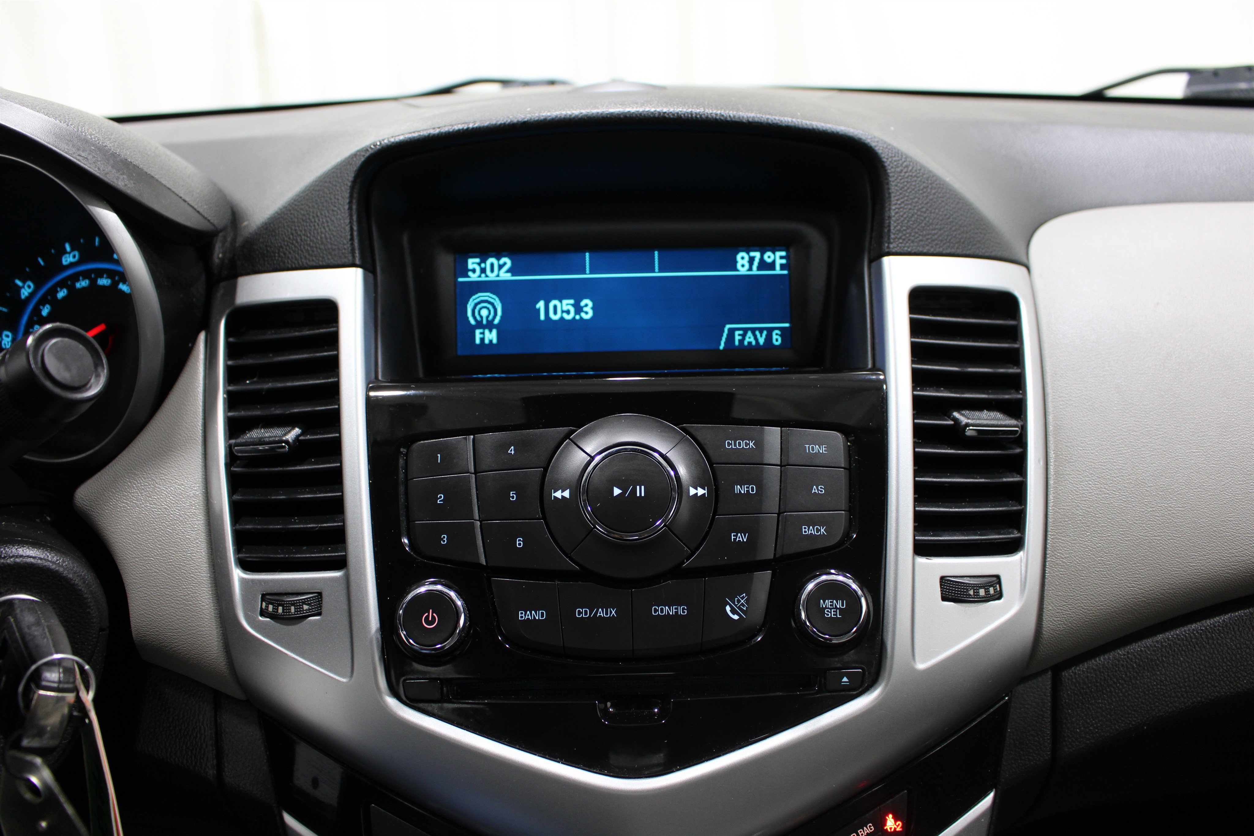 Used 2014 Chevrolet Cruze LT FWD image 13