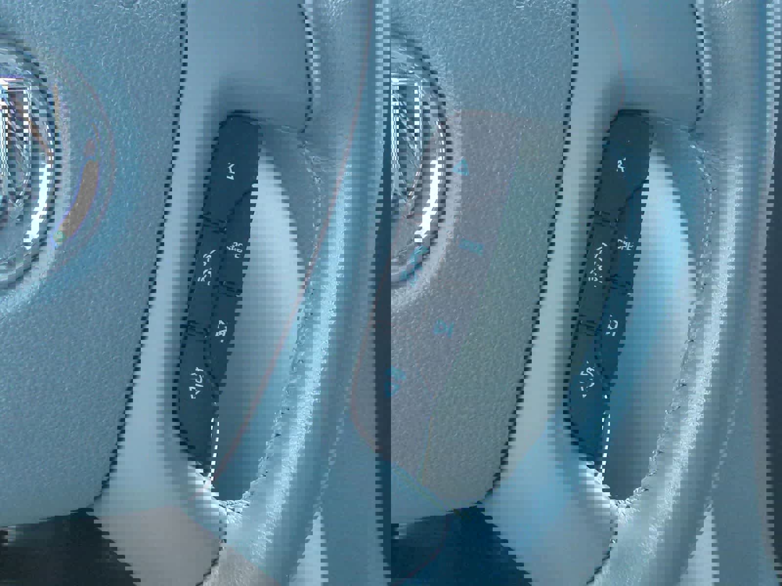 Used 2011 Buick Enclave CXL image 24