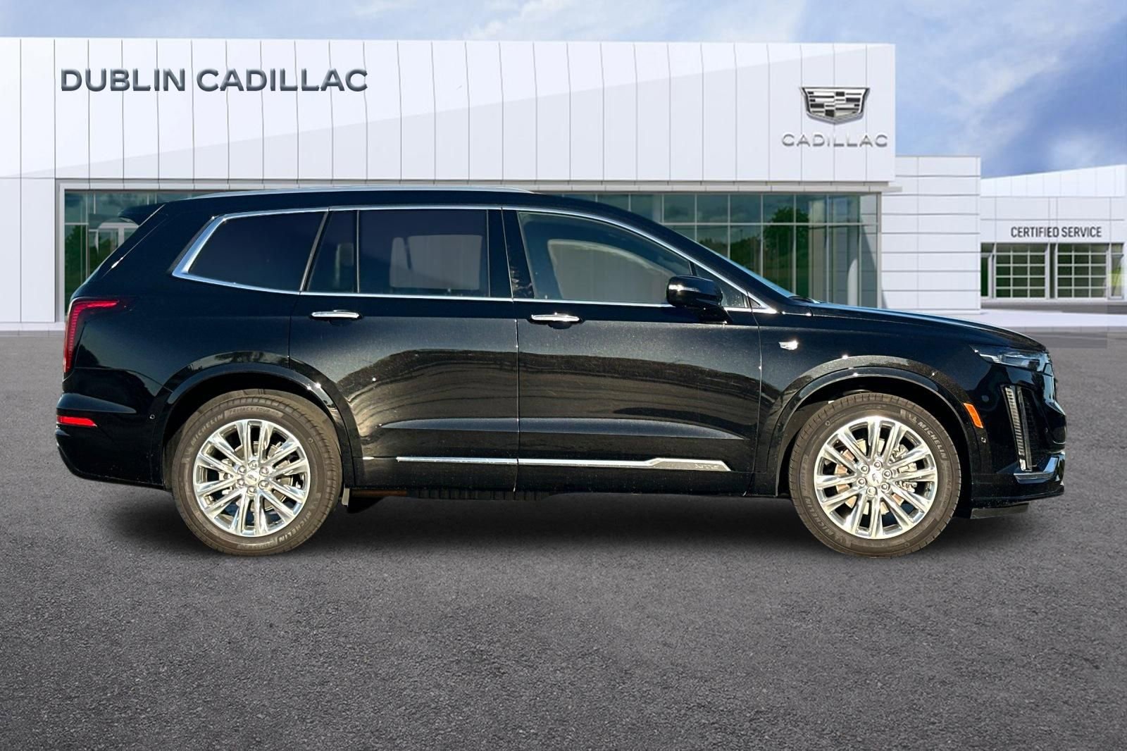 Used 2025 Cadillac XT6 Premium Luxury w/ Technology Package image 3