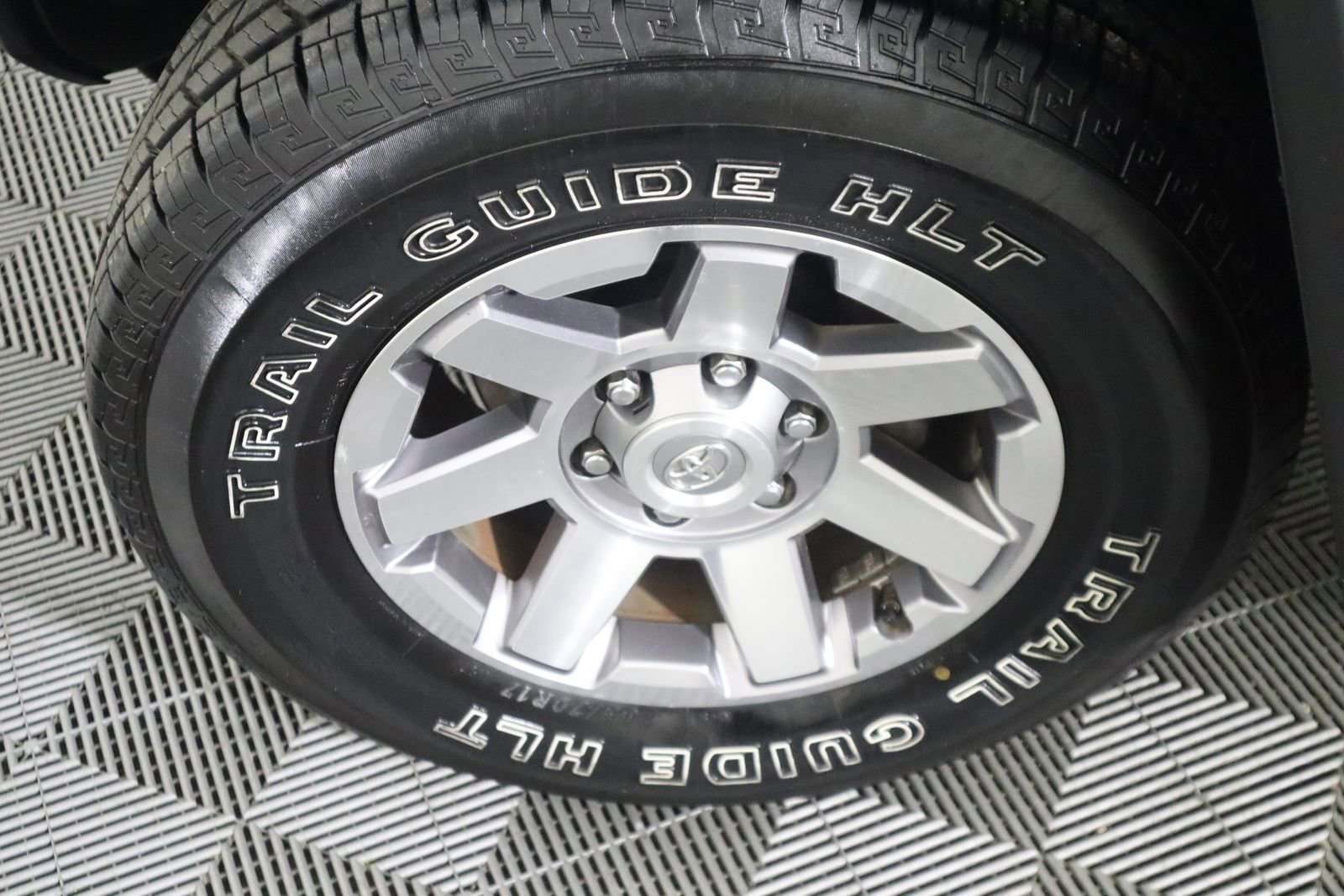 Used 2014 Toyota FJ Cruiser 4WD w/ Upgrade Package image 53