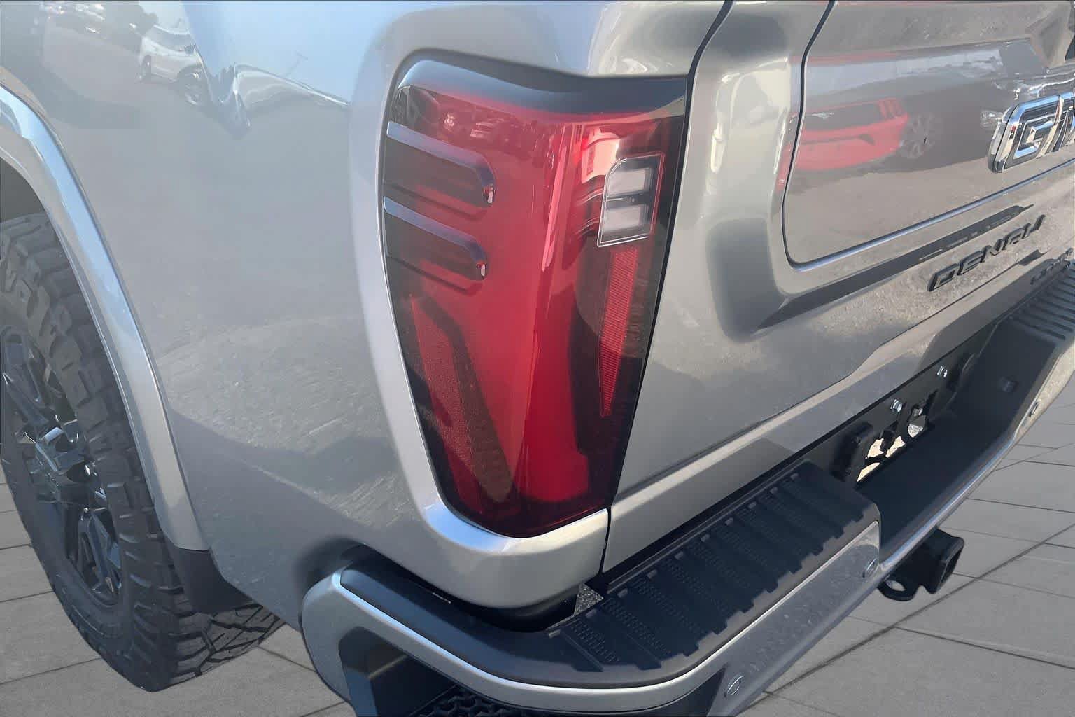 Used 2025 GMC Sierra 2500 Denali Ultimate AWD/4WD image 29