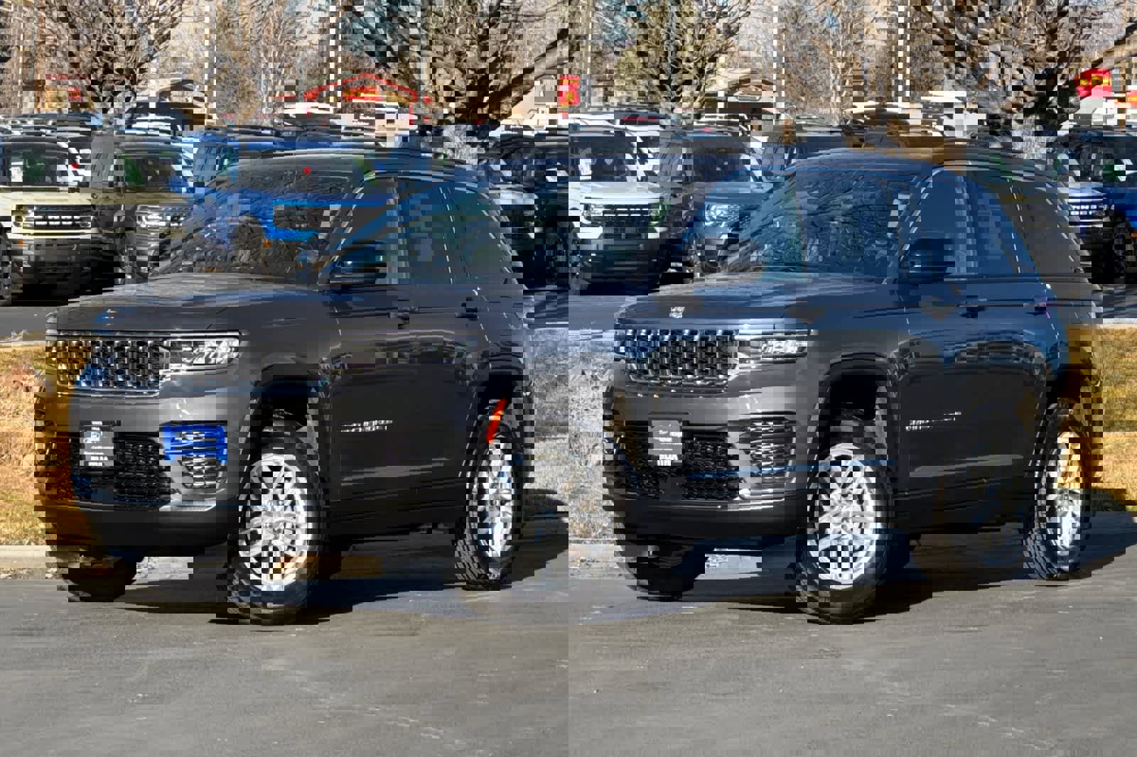 Used 2025 Jeep Grand Cherokee Laredo X w/ Luxury Tech Group I video 1