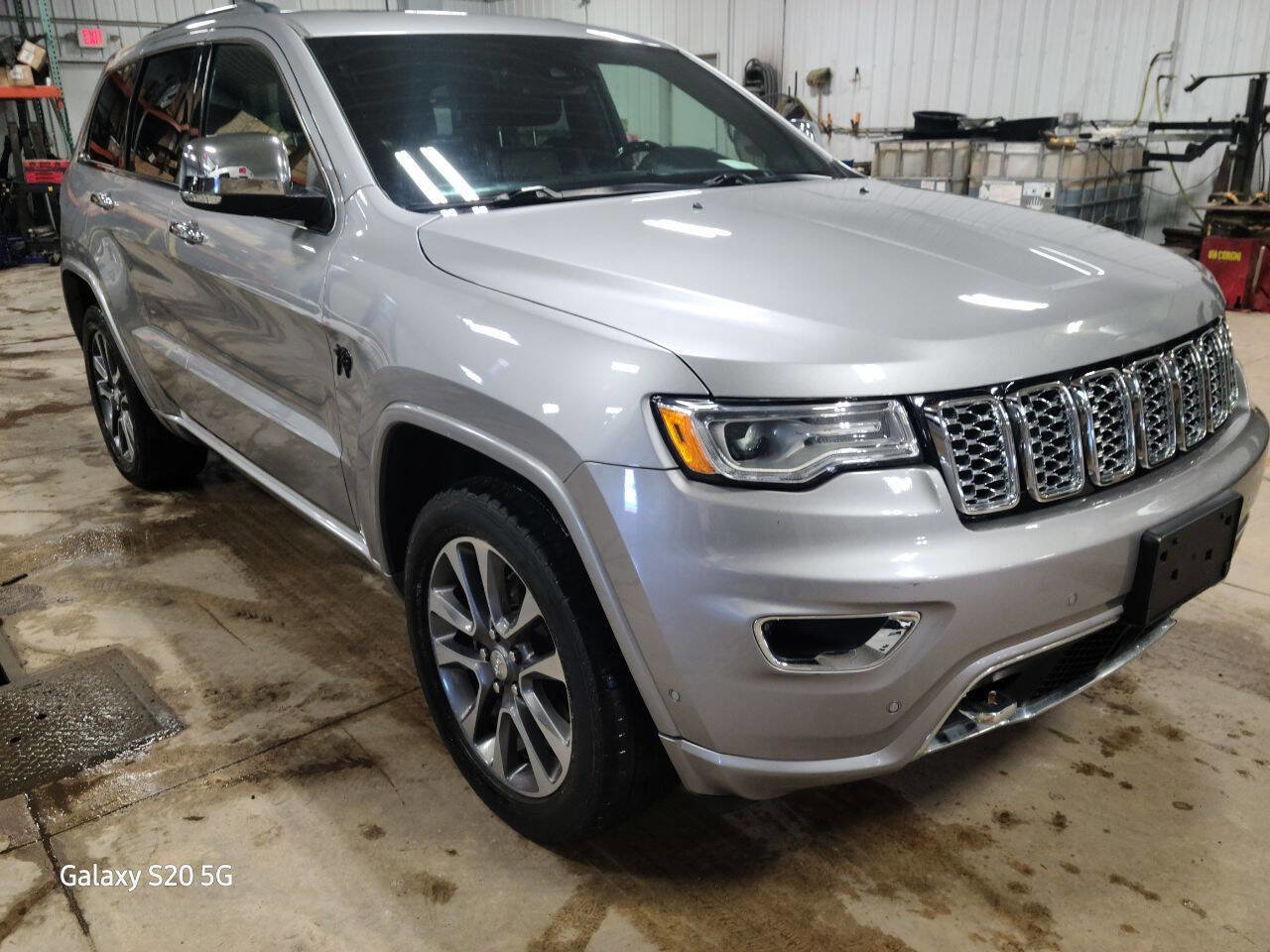 Used 2018 Jeep Grand Cherokee Overland image 1