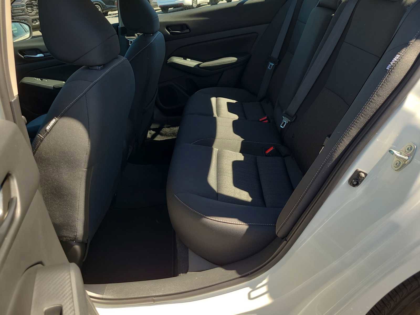 Used 2025 Nissan Altima 2.5 SV FWD image 21