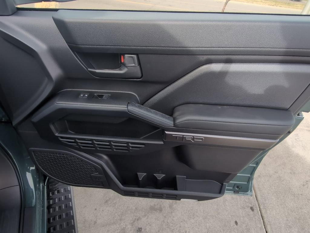 Used 2025 Toyota 4Runner TRD Off-Road Premium image 28