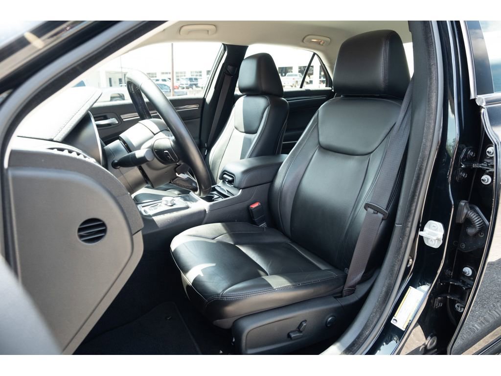 Used 2022 Chrysler 300 Touring L w/ Safetytec Plus Group image 12