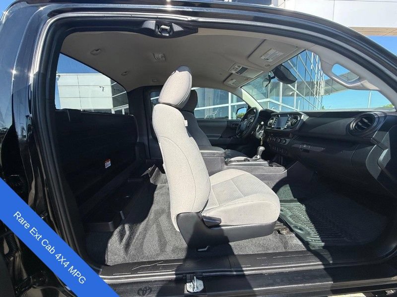 Used 2022 Toyota Tacoma SR AWD/4WD image 11