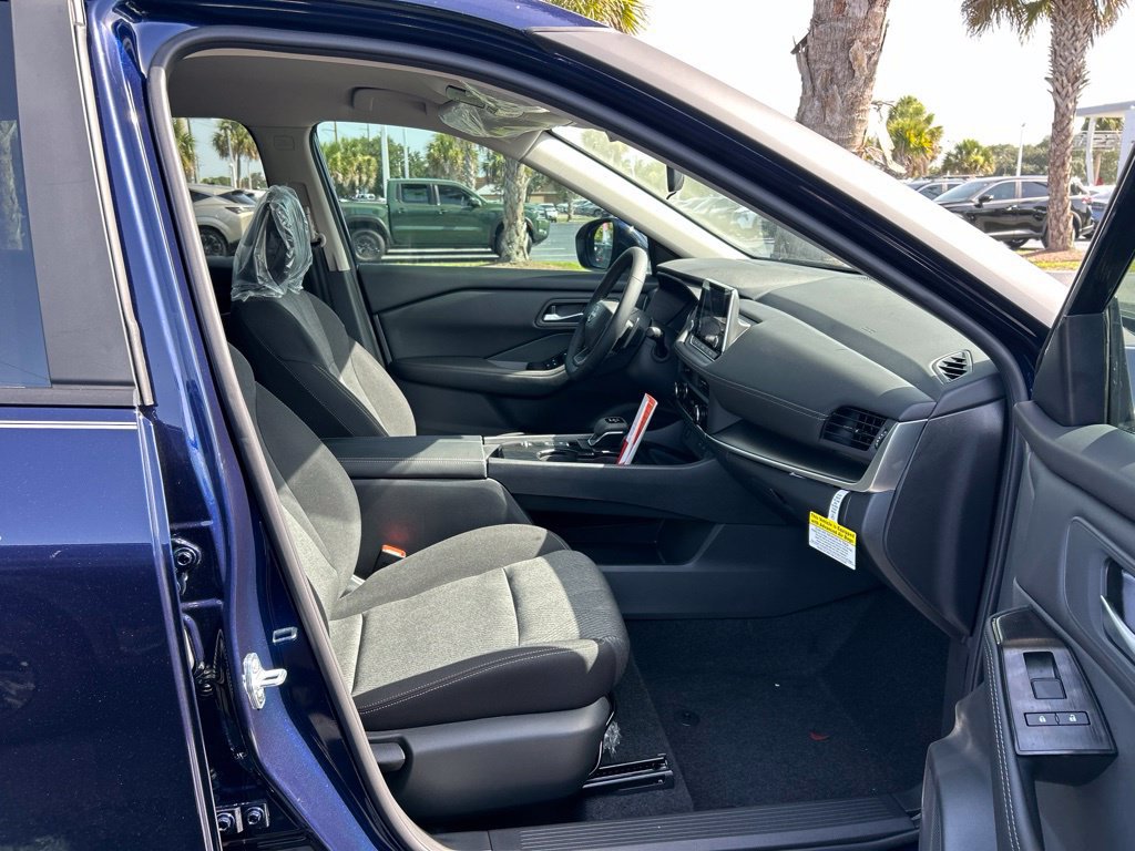 Used 2026 Nissan Rogue SV FWD image 39