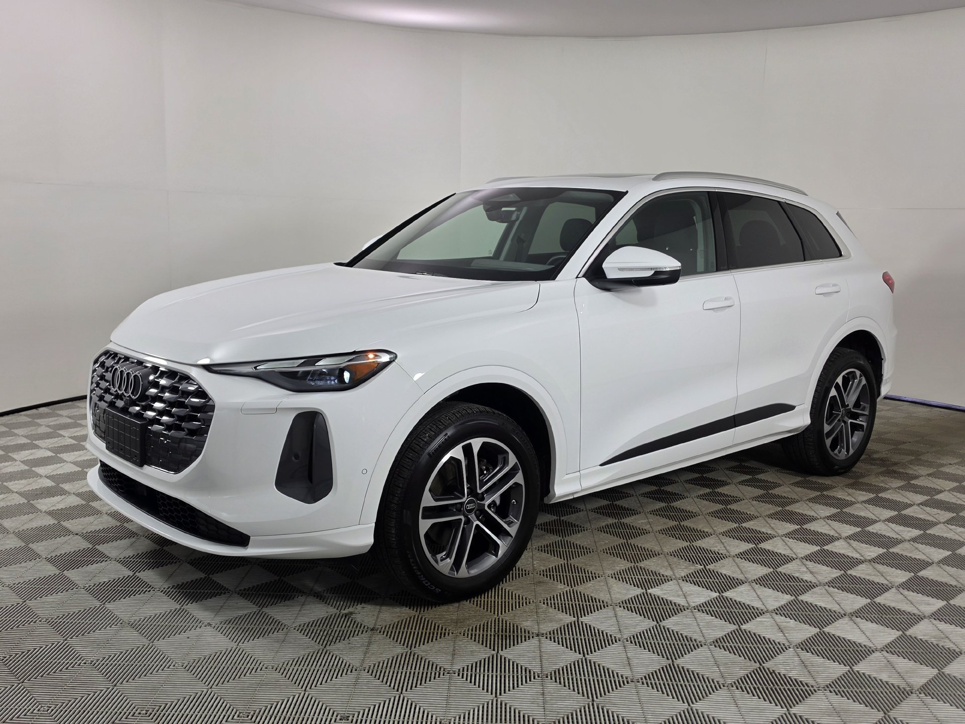 Certified 2025 Audi Q5 Premium w/ Convenience Package AWD/4WD image 40