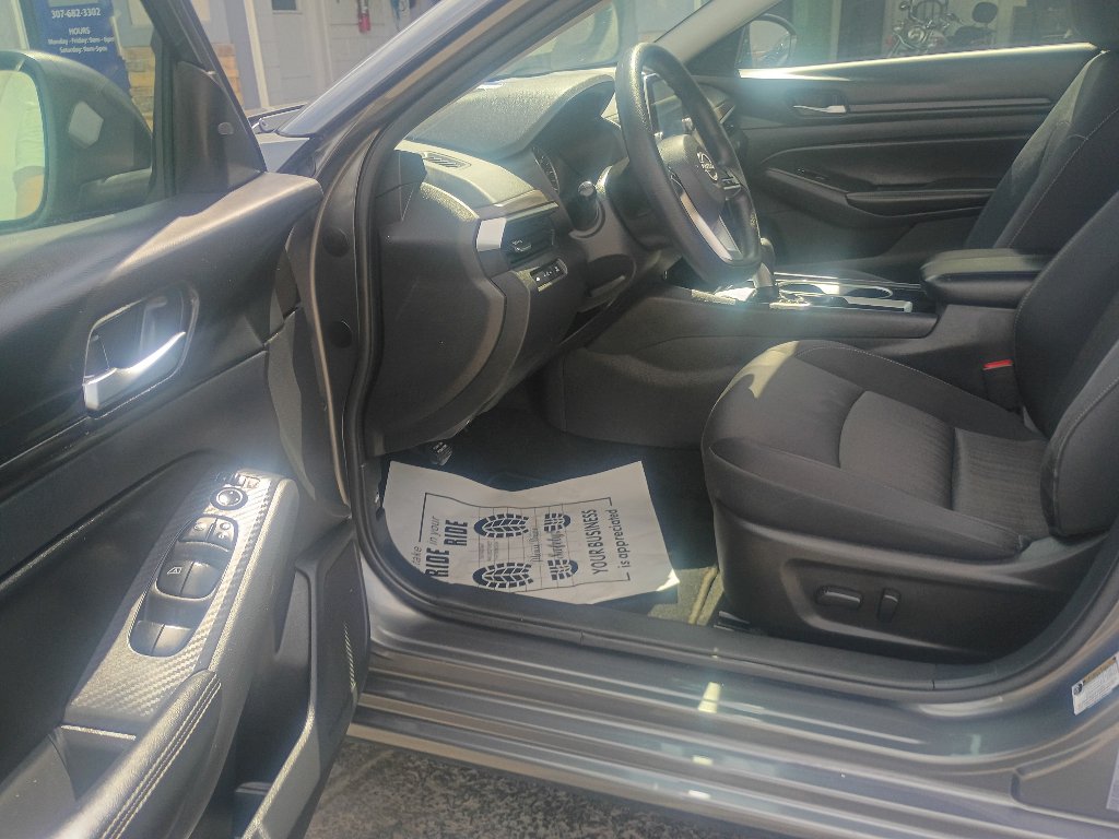 Used 2024 Nissan Altima 2.5 SV FWD image 10