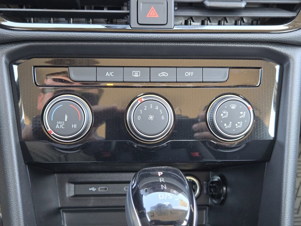 New 2026 Volkswagen Taos S image 15