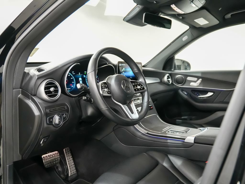 Used 2022 Mercedes-Benz GLC 300 4MATIC image 4