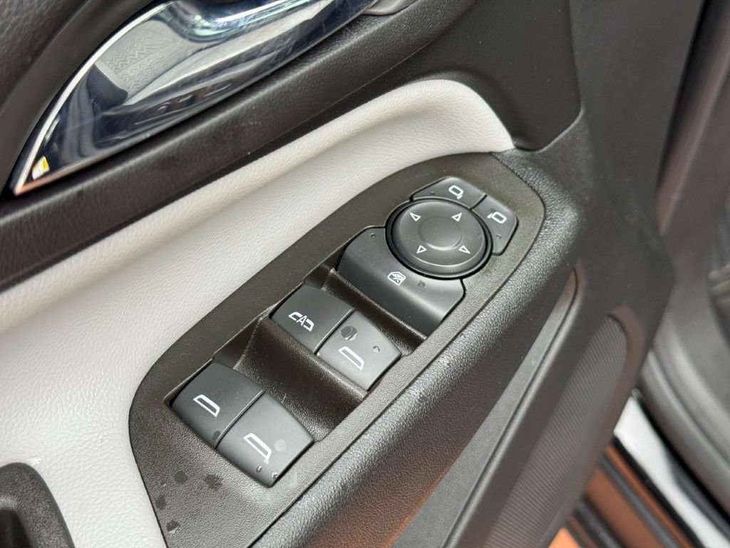 Used 2023 Chevrolet Equinox LS w/ LS Convenience Package FWD image 10