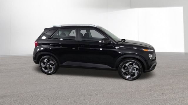 New 2026 Hyundai Venue SEL image 2