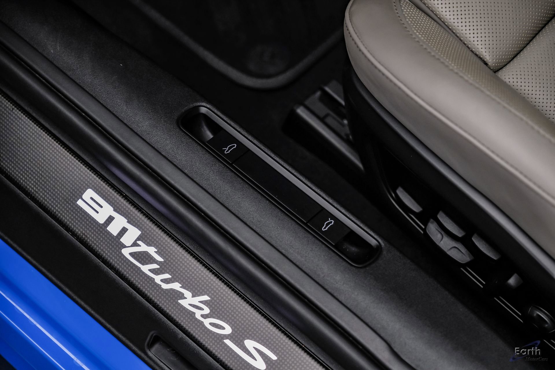 Used 2022 Porsche 911 Turbo S image 44