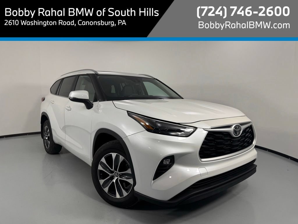 Used 2023 Toyota Highlander XLE AWD/4WD image 1