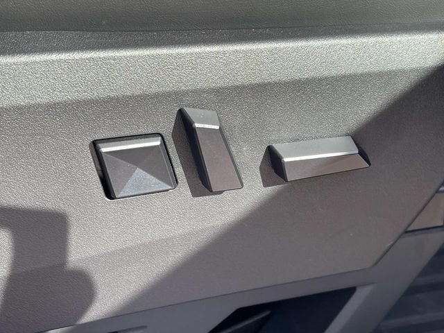 Used 2024 Tesla Cybertruck AWD Crew Cab image 23