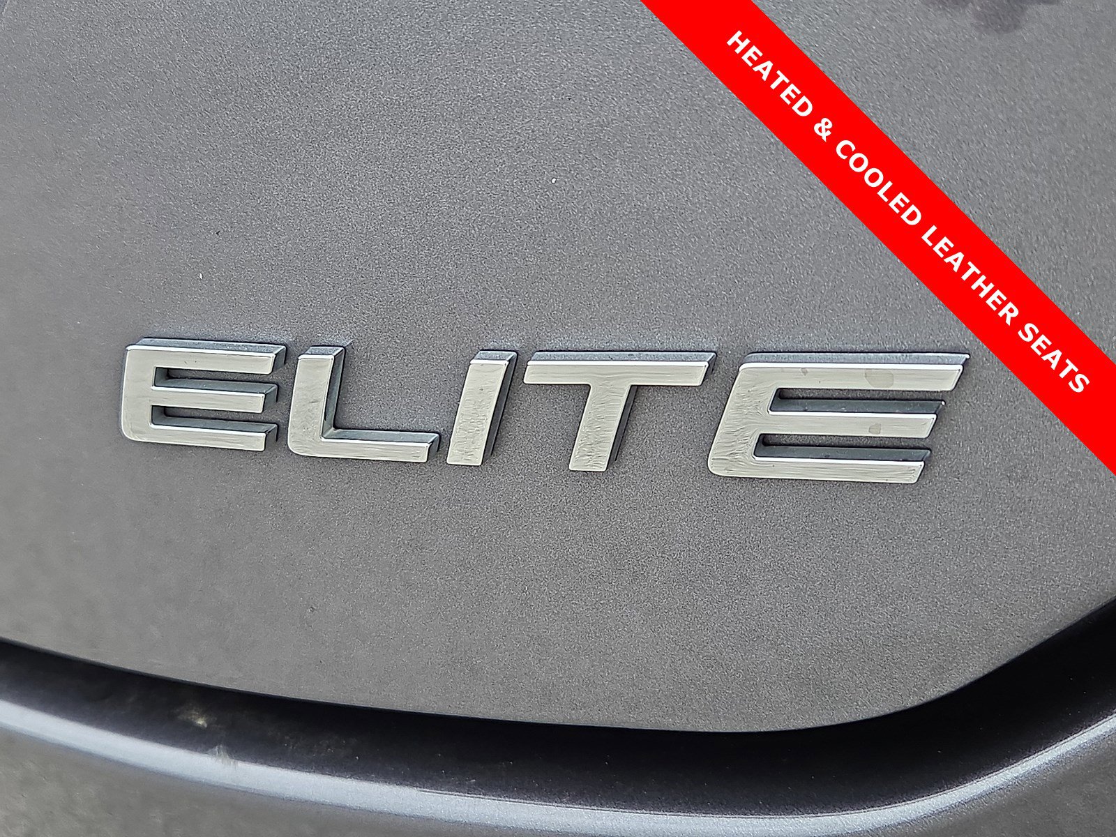 Used 2023 Honda Pilot Elite image 8
