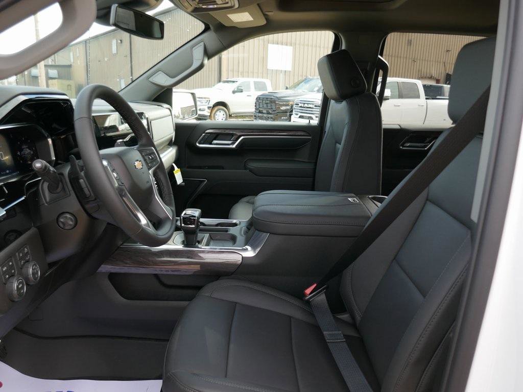 New 2026 Chevrolet Silverado 1500 LTZ w/ LTZ Premium Package image 13