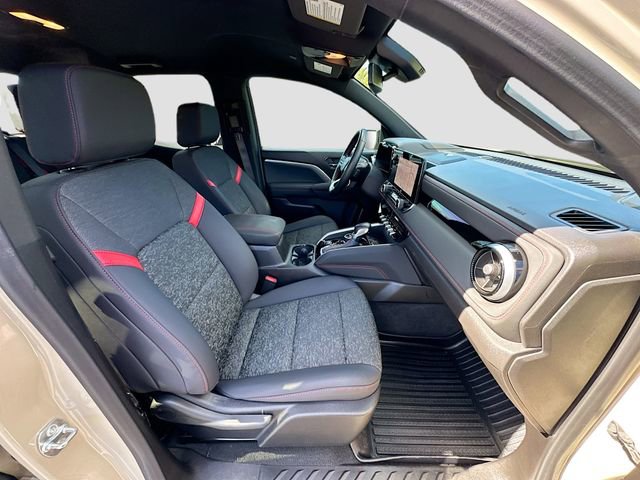 Used 2024 Chevrolet Colorado Z71 w/ Z71 Convenience Package 2 image 29