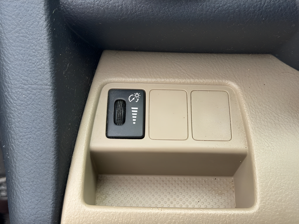 Used 2011 Toyota RAV4 4WD w/ Preferred Premium Pkg image 19