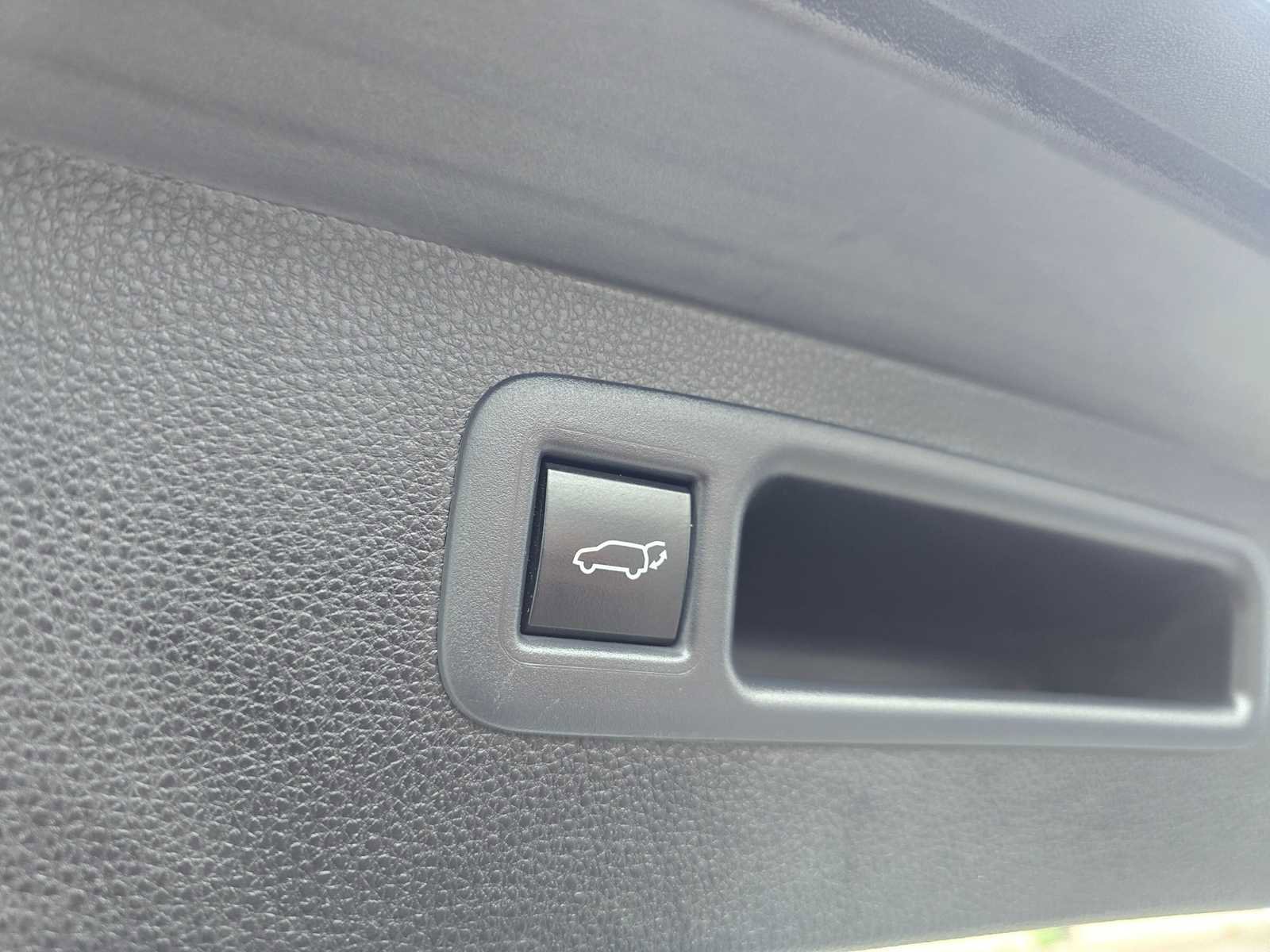 Used 2023 Toyota Highlander XLE FWD image 15