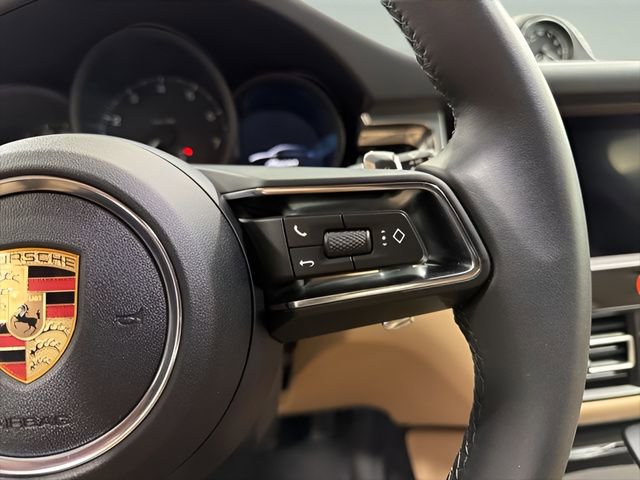 Used 2025 Porsche Macan AWD/4WD image 19