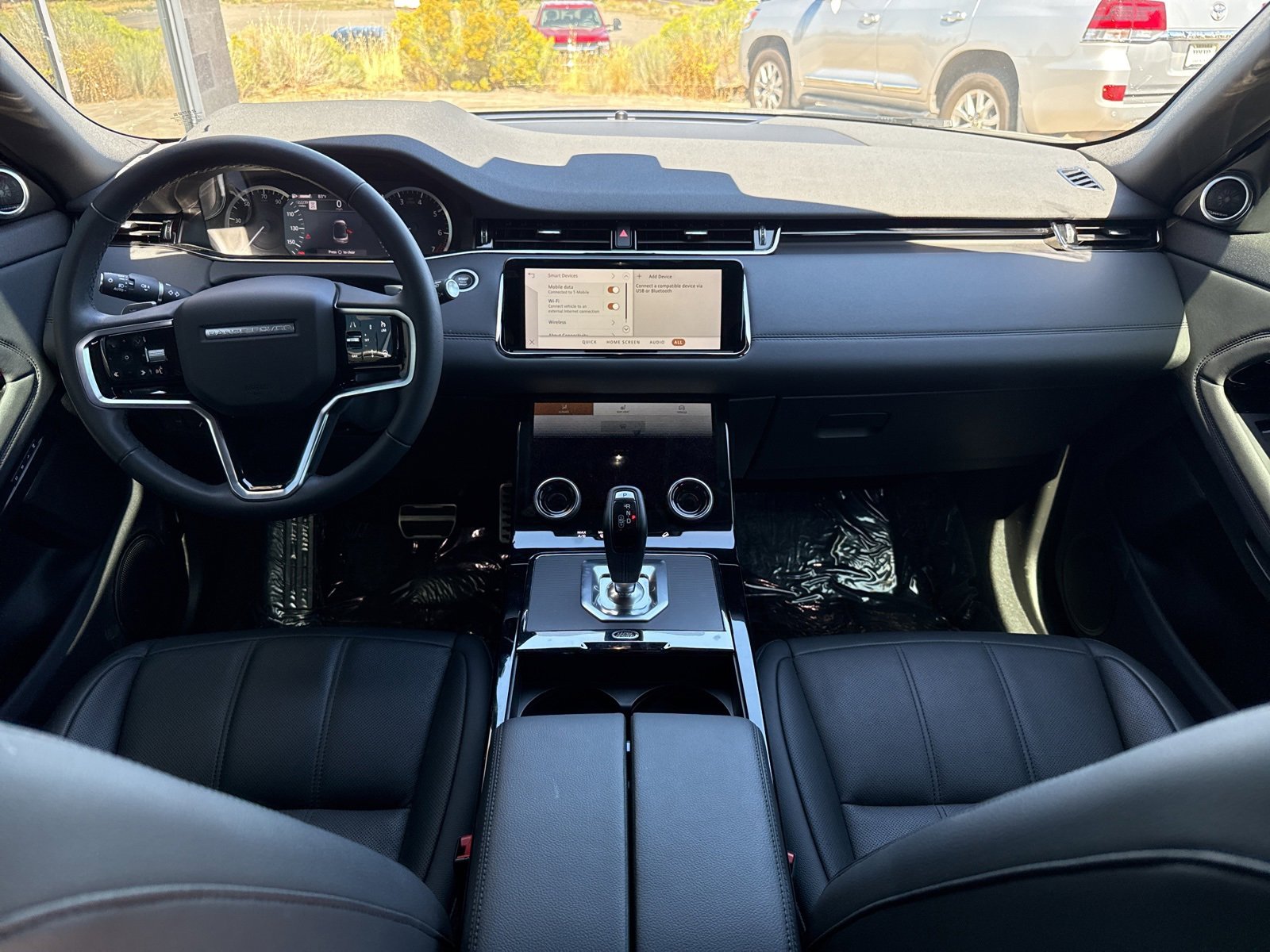 Used 2023 Land Rover Range Rover Evoque R-Dynamic SE image 14