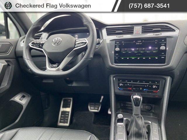 Used 2022 Volkswagen Tiguan SE R-Line image 27