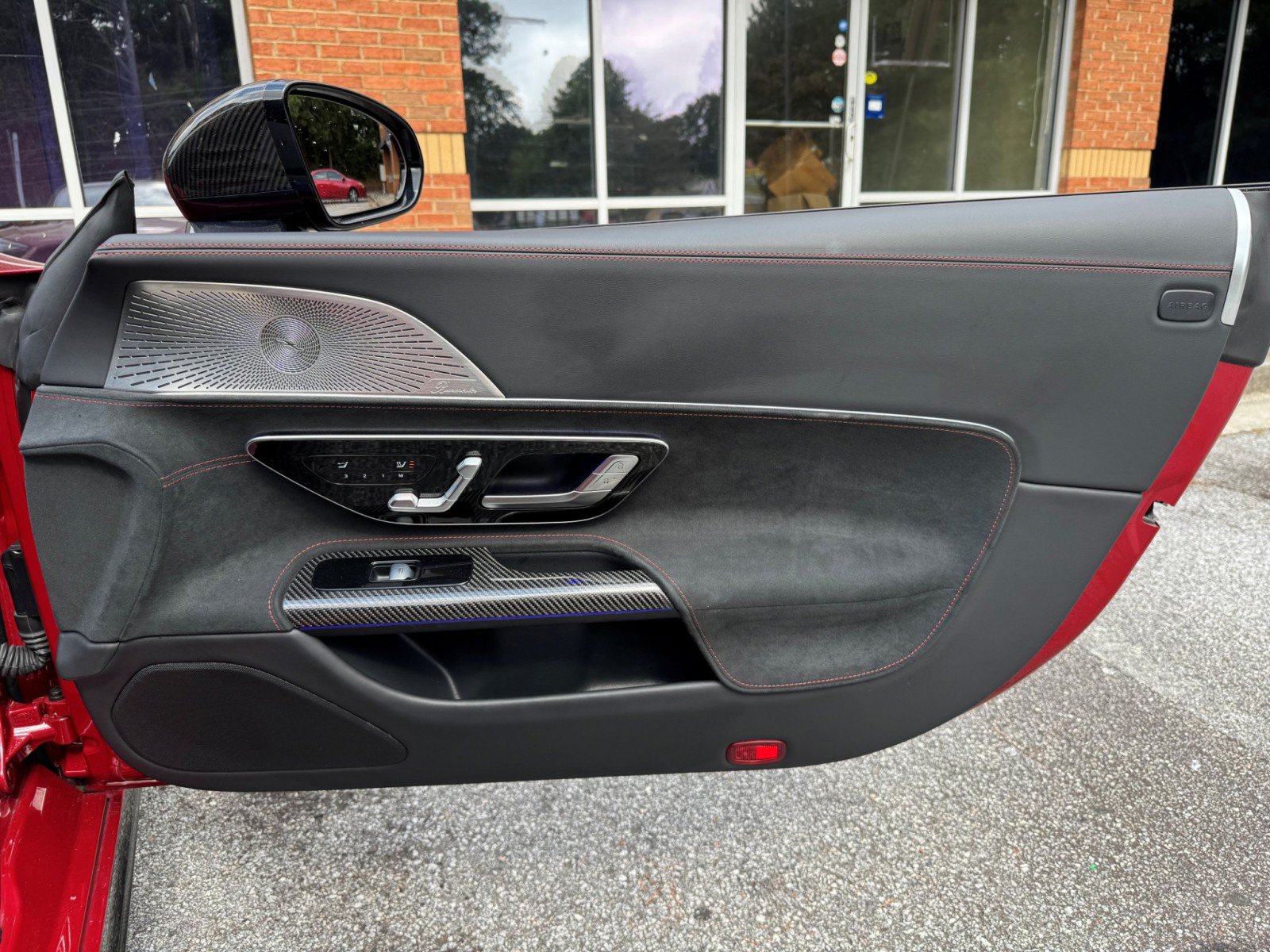 Used 2025 Mercedes-Benz SL 63 AMG S e Performance 4MATIC image 44