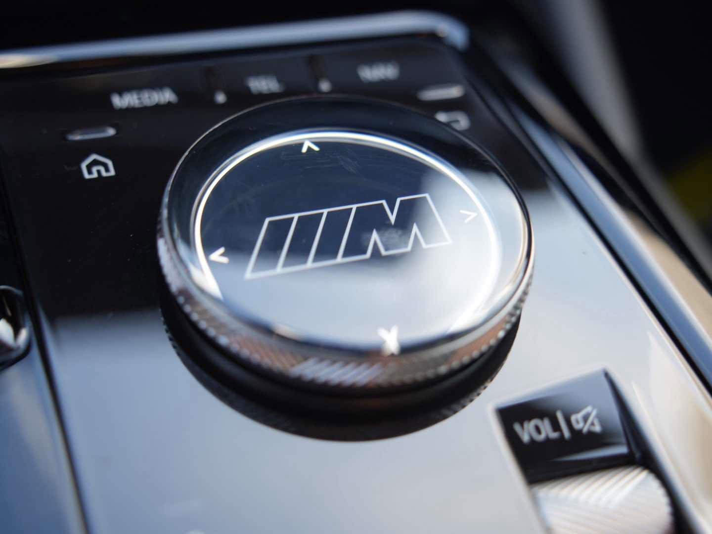 Used 2025 BMW M5 w/ Carbon Package image 32