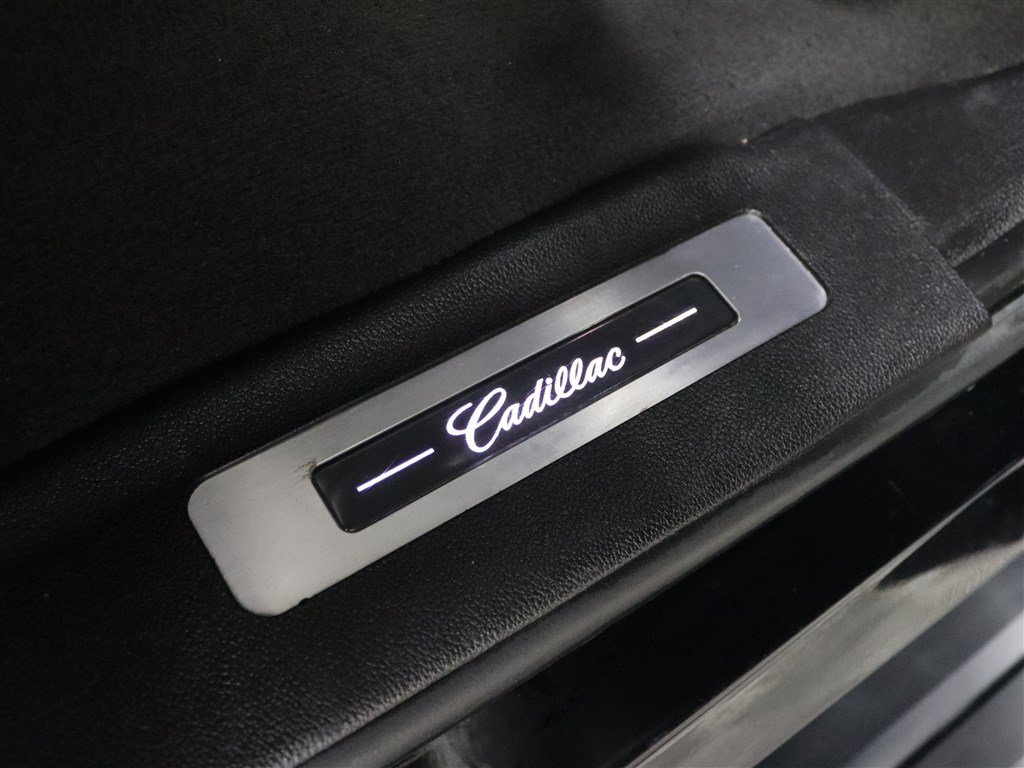 Used 2019 Cadillac Escalade Premium Luxury AWD/4WD image 23