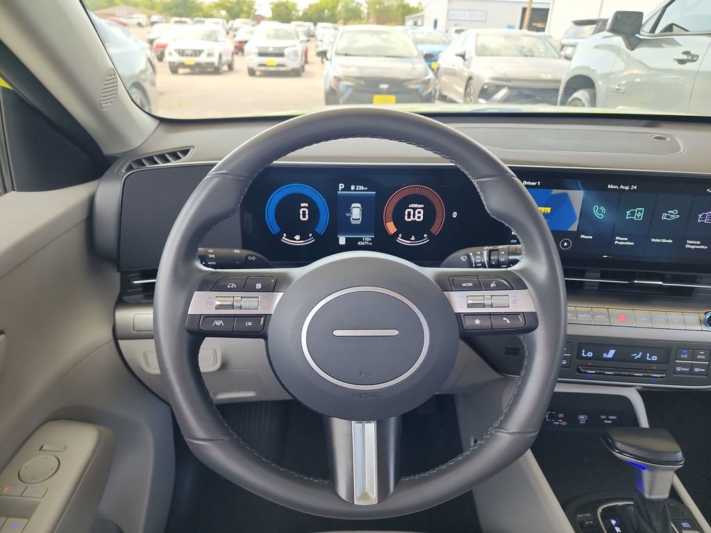 Used 2025 Hyundai Kona SEL AWD/4WD image 18