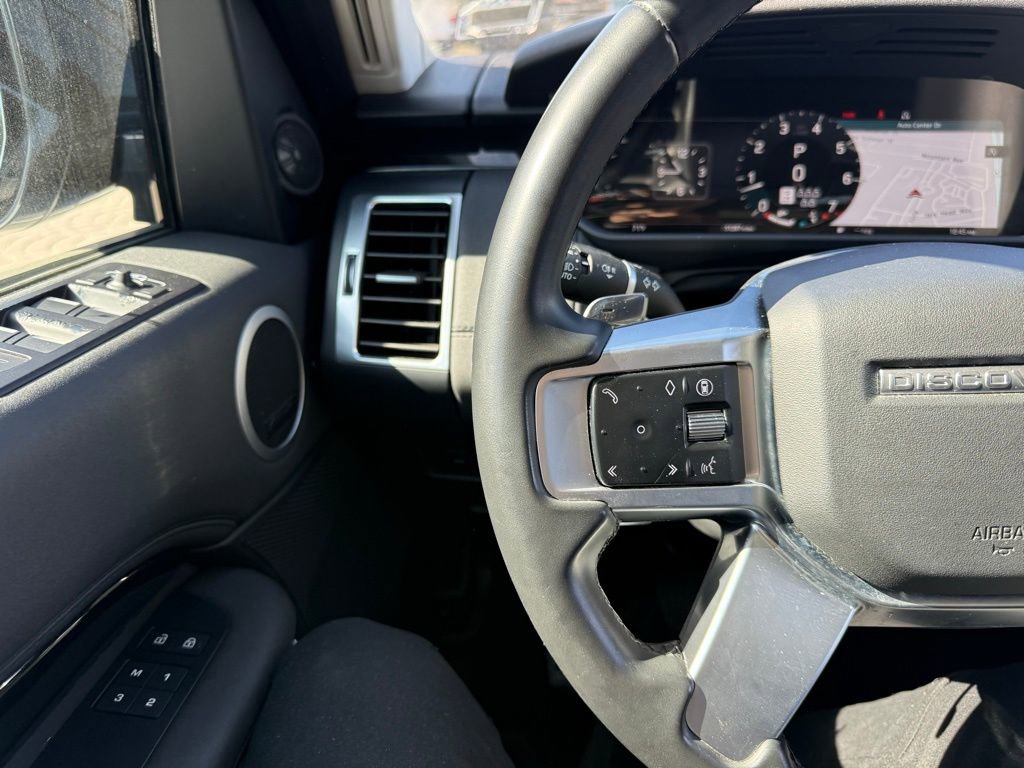 Used 2024 Land Rover Discovery S image 7