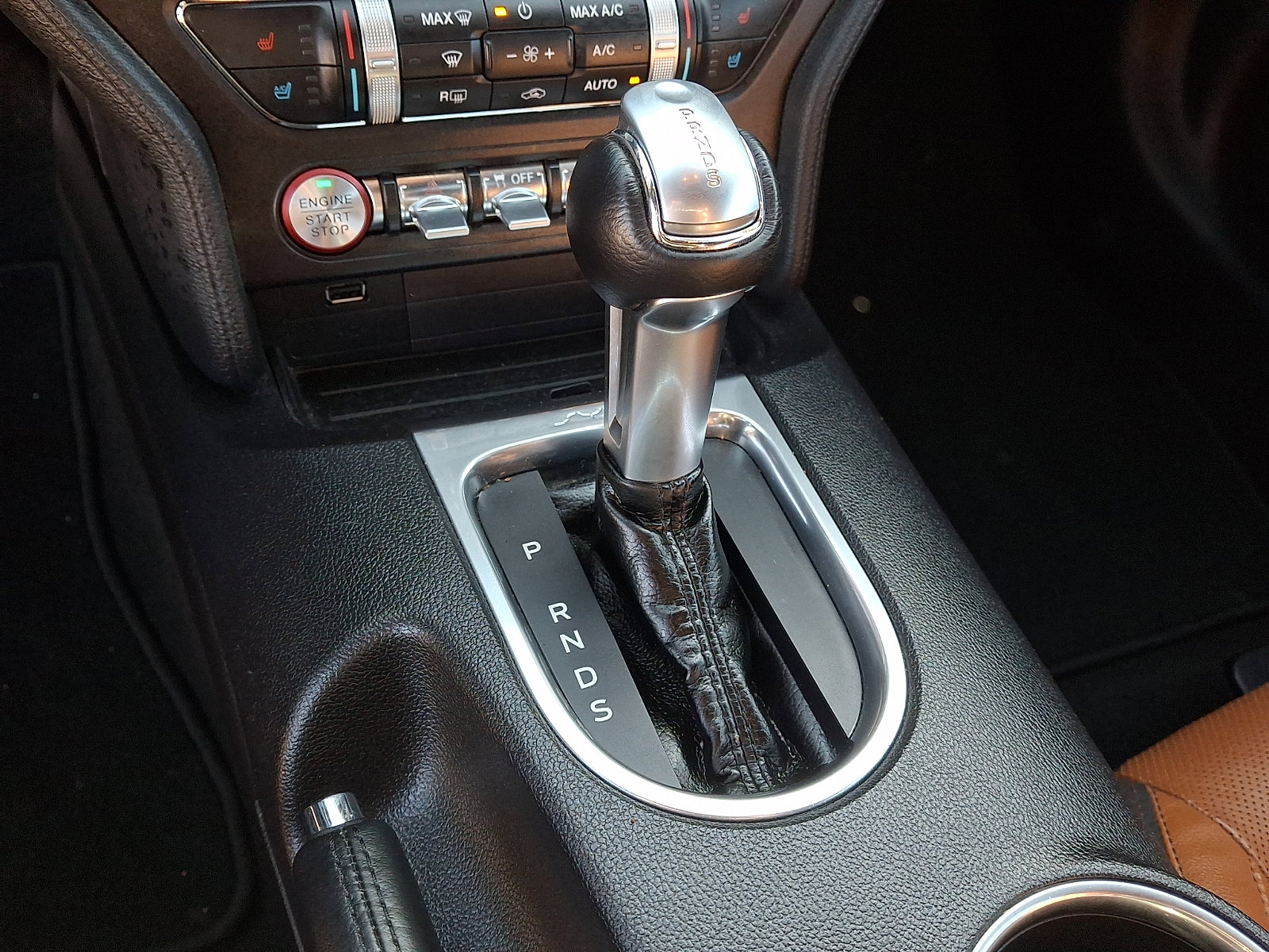 Certified 2019 Ford Mustang GT Premium w/ Black Accent Package image 18