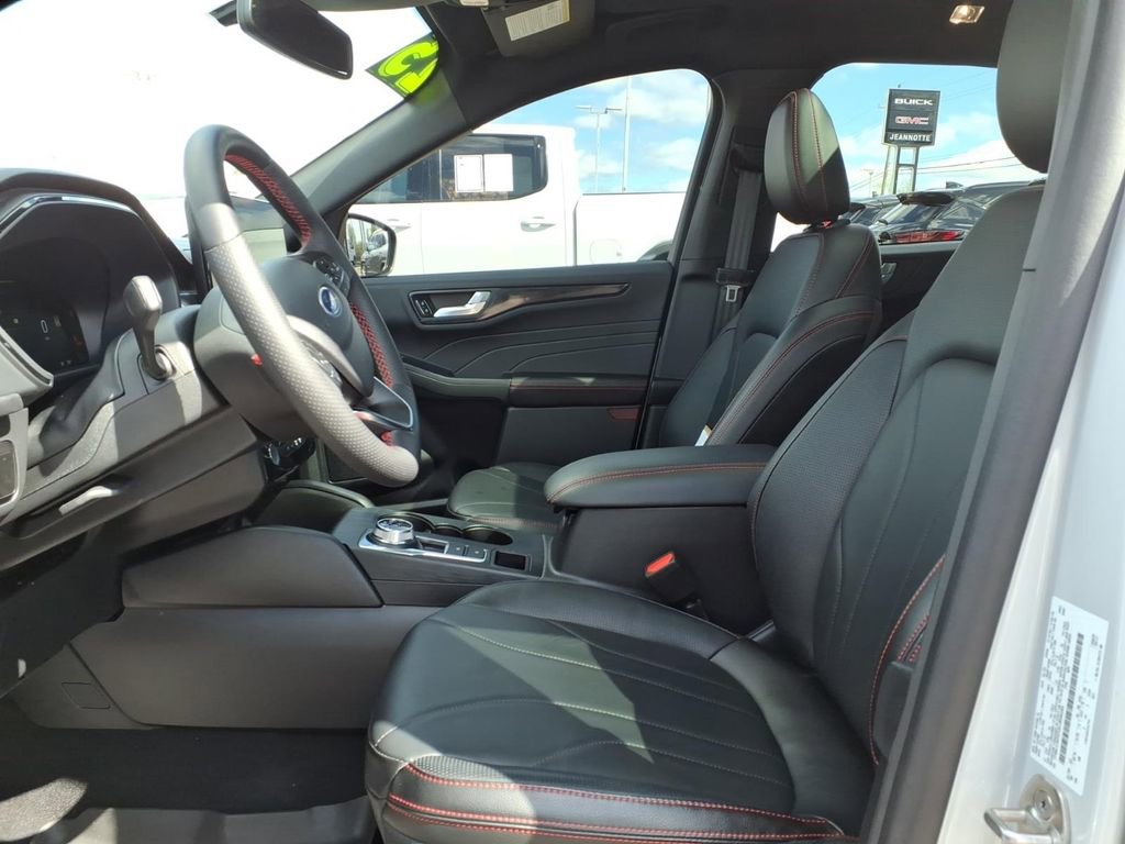 Used 2025 Ford Escape ST-Line Elite w/ Premium Technology Package AWD/4WD image 12