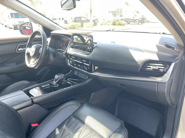 Used 2023 Nissan Rogue Platinum FWD image 31