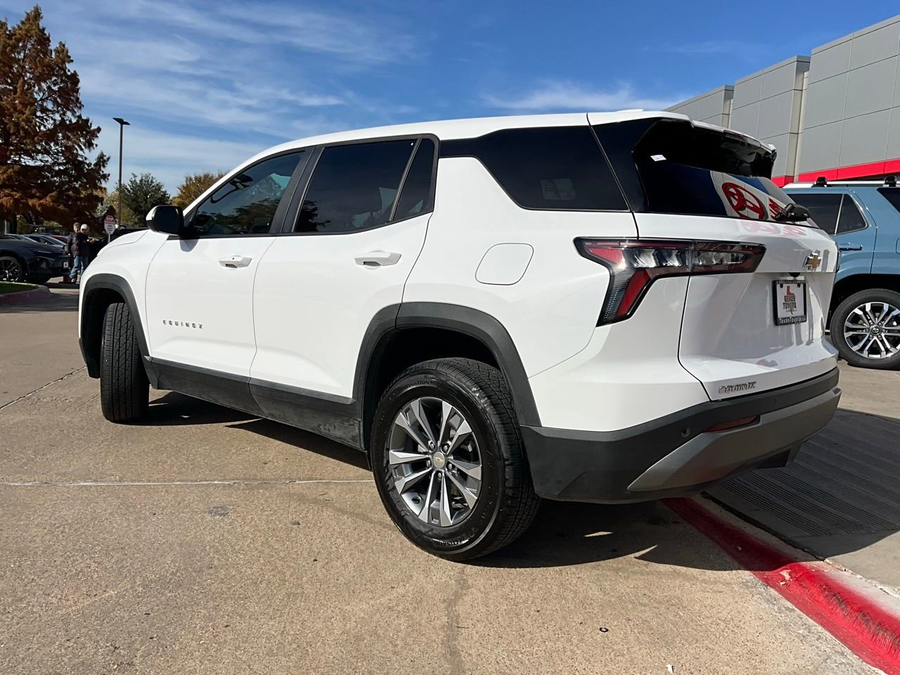 Used 2025 Chevrolet Equinox LT image 8