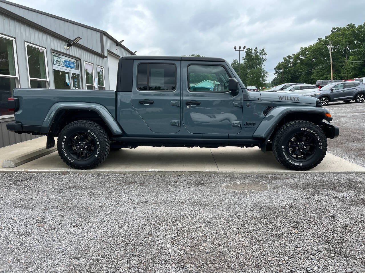 Used 2024 Jeep Gladiator Sport AWD/4WD image 9