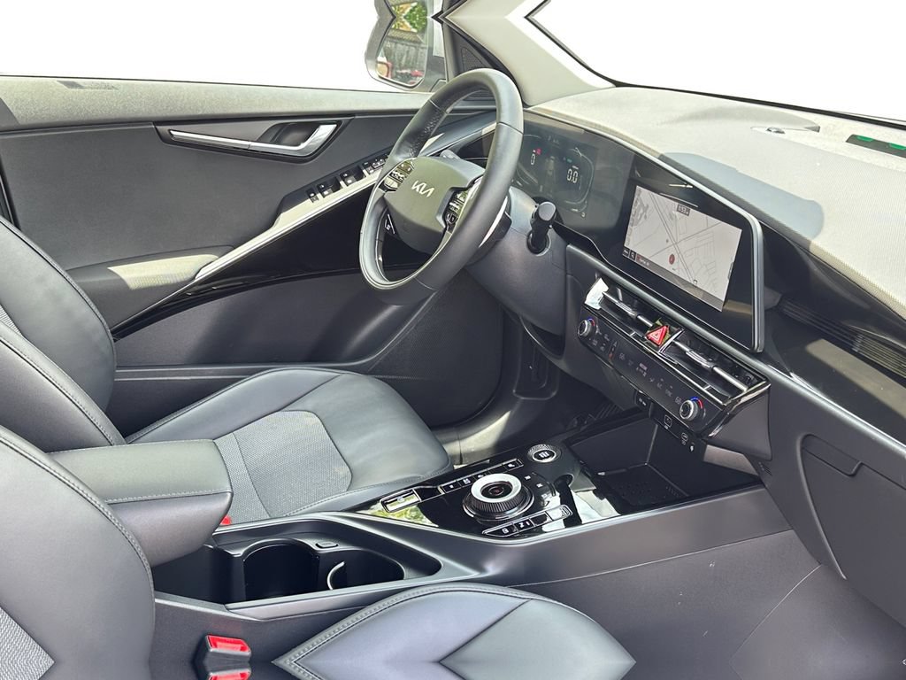Certified 2023 Kia Niro EX w/ EX Cold Weather Package FWD image 8