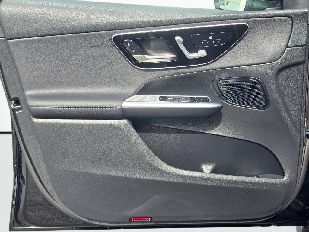 Used 2026 Mercedes-Benz GLC 300 4MATIC image 17